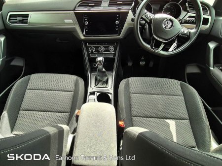 2021 Volkswagen Touran - photo 2