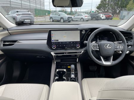 2025 Lexus RX450H+ - photo 12
