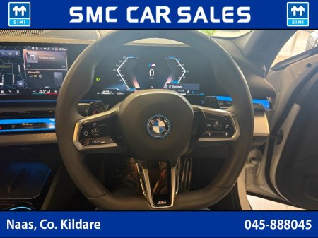 2025 BMW 5-Series - photo 19