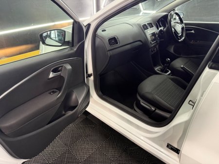 2016 Volkswagen Polo - photo 16