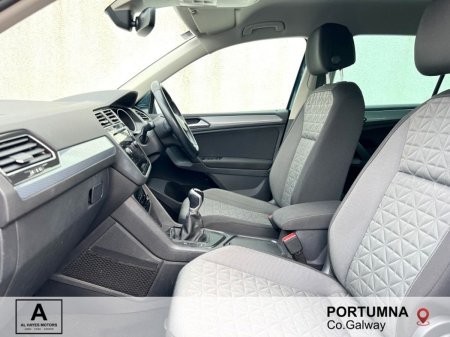 2021 Volkswagen Tiguan - photo 3