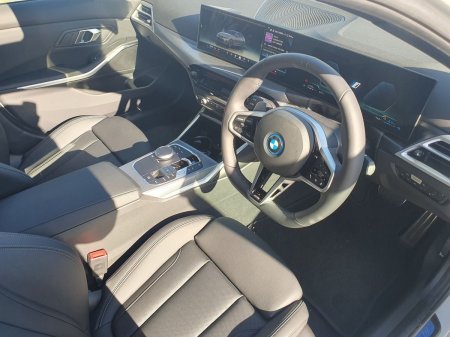 2026 BMW 3-Series - photo 6