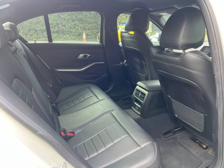 2022 BMW 3-Series - photo 8