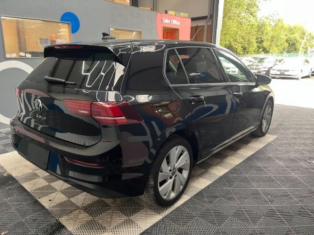 2025 Volkswagen Golf - photo 3
