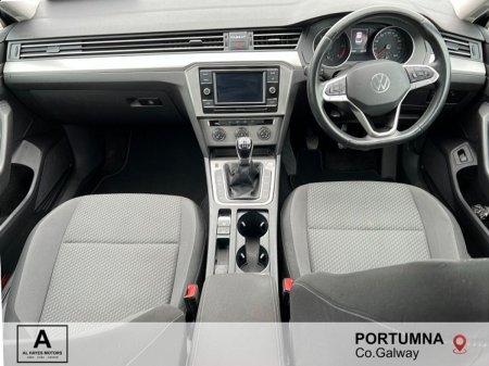 2021 Volkswagen Passat - photo 2