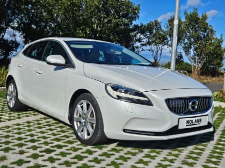2016 Volvo V40 D4 (190hp) SE LUX Geartronic
