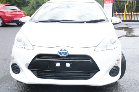2016 Toyota Aqua - photo 2
