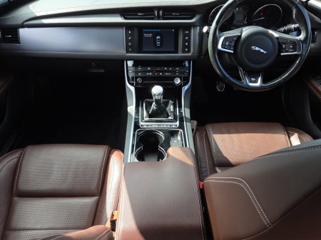 2018 Jaguar XF - photo 11