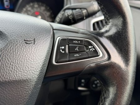 2017 Ford Focus - photo 13