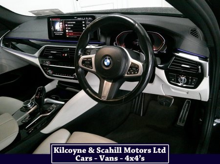2022 BMW 5-Series - photo 23