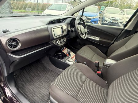 2016 Toyota Vitz - photo 15