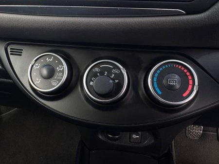 2016 Toyota Yaris - photo 27