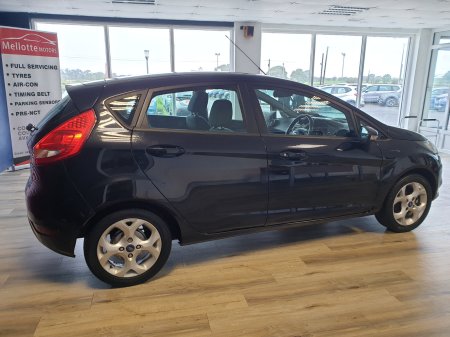 2013 Ford Fiesta - photo 3