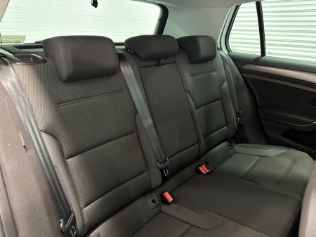 2020 Volkswagen Golf - photo 38