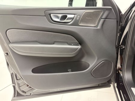 2025 Volvo XC60 - photo 17