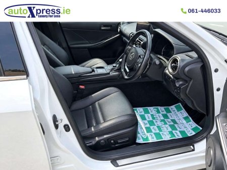 2021 Lexus IS - photo 9