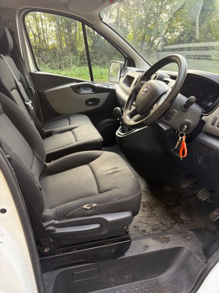 2019 Nissan NV300 - photo 20