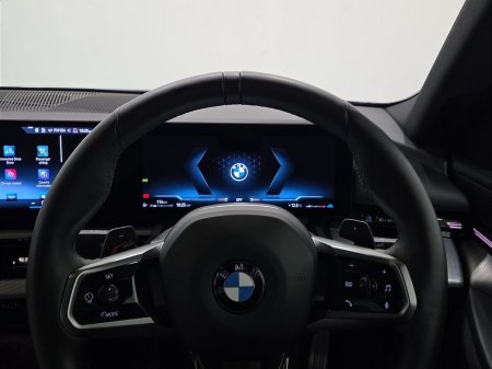2024 BMW 5-Series - photo 9