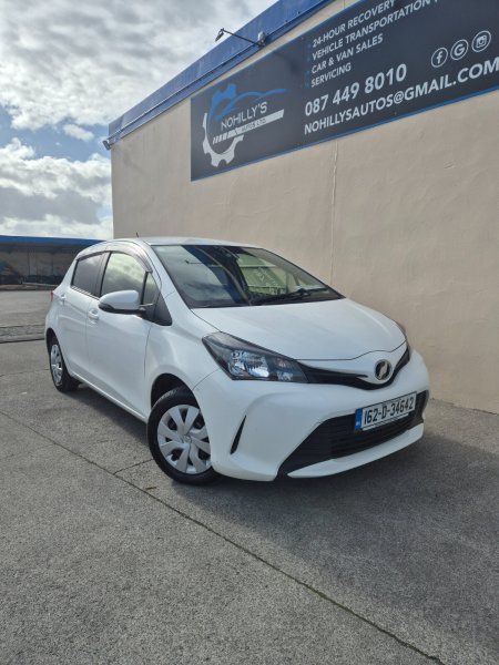 2016 Toyota Vitz - photo 2