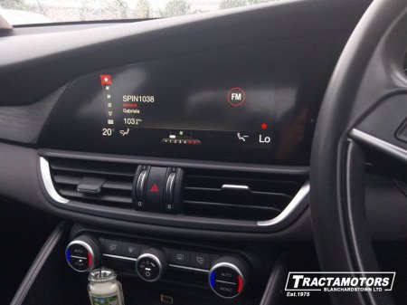 2019 Alfa Romeo Giulia - photo 16