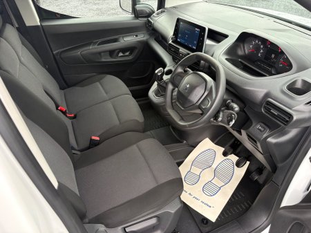 2020 Peugeot Partner - photo 11
