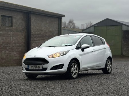2015 Ford Fiesta - photo 2