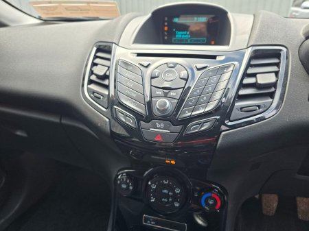 2015 Ford Fiesta - photo 14