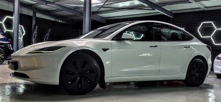 2024 Tesla Model 3 - photo 3