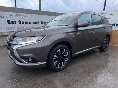 2016 Mitsubishi Outlander PHEV 2.0L MIVEC 4WD 5-Seater Instyle