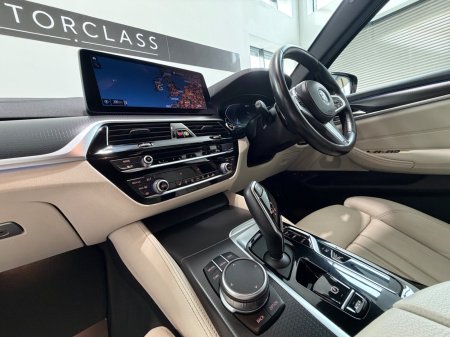 2022 BMW 5-Series - photo 13