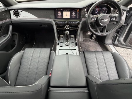 2025 Bentley Flying Spur - photo 28