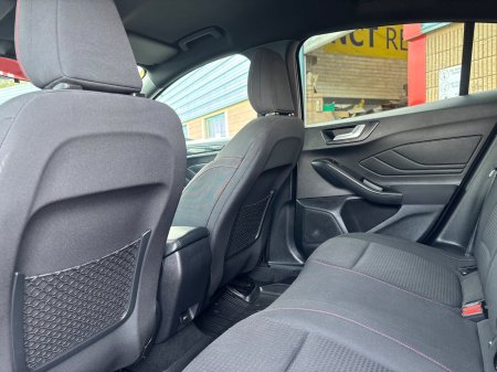 2020 Ford Focus - photo 15