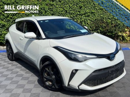 2021 Toyota C-HR 1.8 HYBRID AUTO // APPLE CARPLAY/ANDROID AUTO // 360 PARKING CAMERA // ADAPTIVE CRUISE CONTROL
