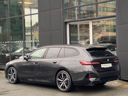 2025 BMW 5-Series - photo 6