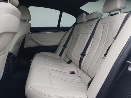 2022 BMW 5-Series - photo 22