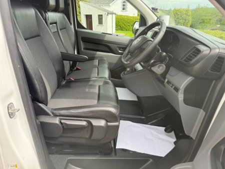 2020 Vauxhall Vivaro - photo 11