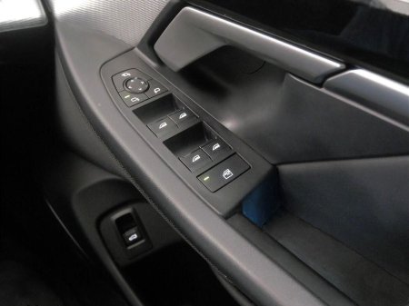 2024 BMW 5-Series - photo 21