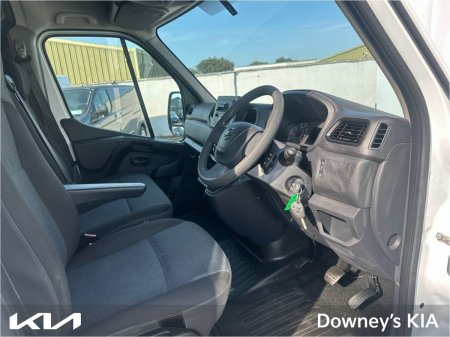 2021 Nissan NV400 - photo 2