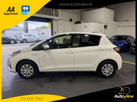 2019 Toyota Vitz - photo 4