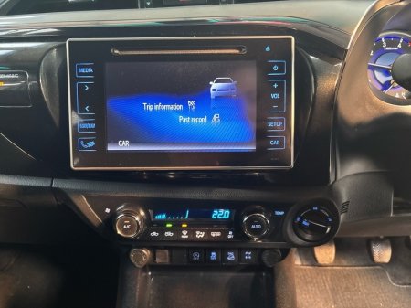 2020 Toyota Hilux - photo 12