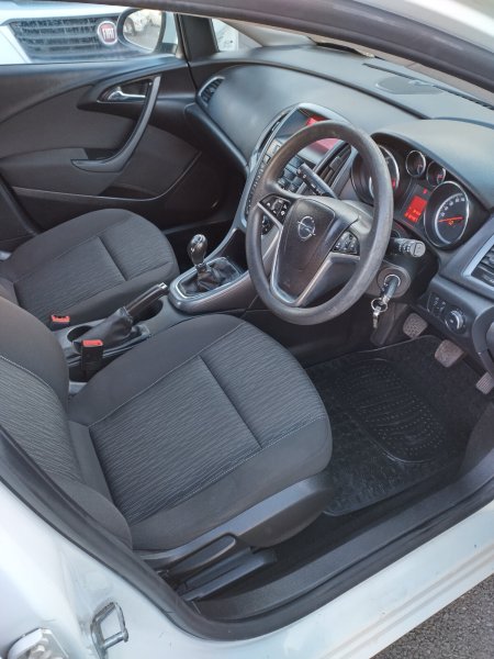 2015 Opel Astra - photo 12