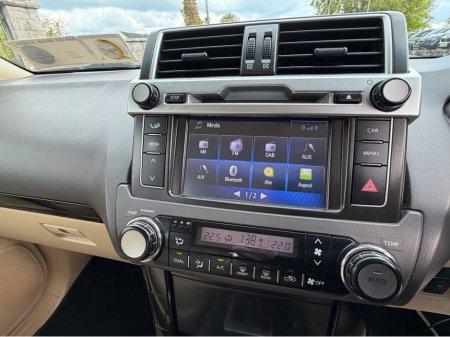 2017 Toyota Land Cruiser - photo 25