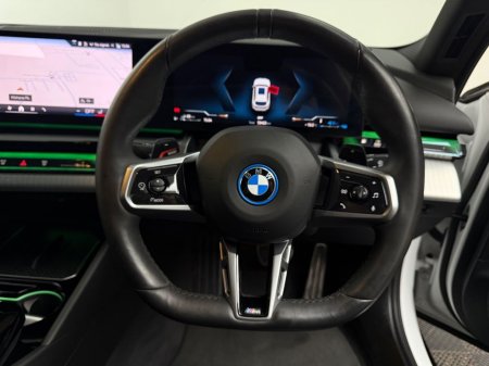 2025 BMW 5-Series - photo 20