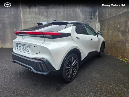 2024 Toyota C-HR - photo 2