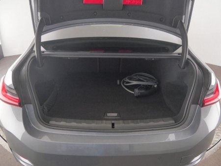 2024 BMW 3-Series - photo 13