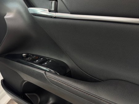 2020 Toyota Camry - photo 12
