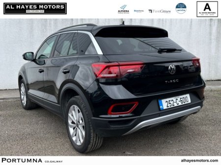 2025 Volkswagen T-Roc - photo 3