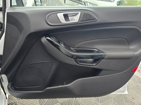 2016 Ford Fiesta - photo 19