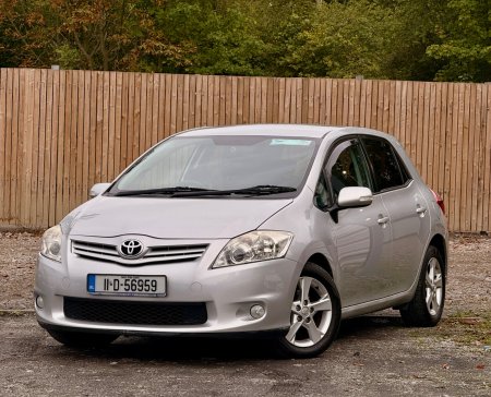 2011 Toyota Auris - photo 2