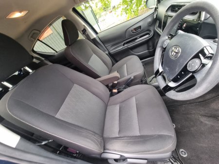 2019 Toyota Aqua - photo 18